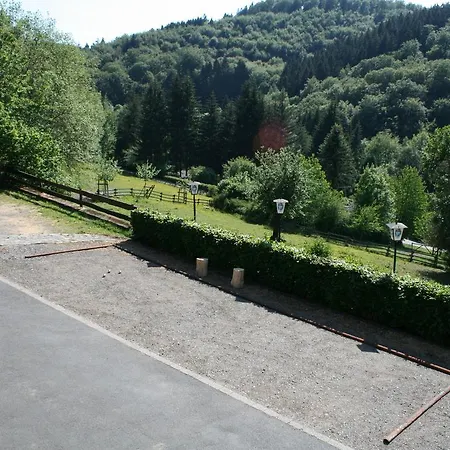 Spacious Holiday Home In Hirschrott Near Lake 別荘 ジンメラート