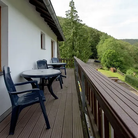 Spacious Holiday Home In Hirschrott Near Lake 別荘 *
