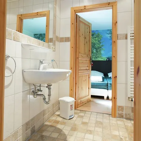 Spacious Holiday Home In Hirschrott Near Lake 別荘