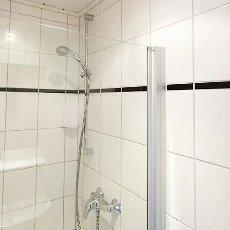 別荘 Spacious Holiday Home In Hirschrott Near Lake *