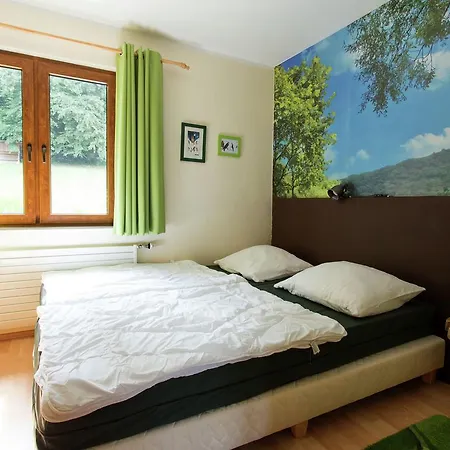 Spacious Holiday Home In Hirschrott Near Lake 別荘