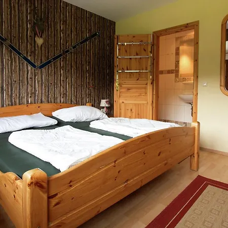 別荘 Spacious Holiday Home In Hirschrott Near Lake *