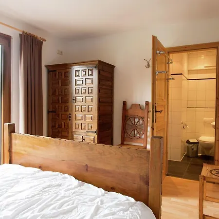 Spacious Holiday Home In Hirschrott Near Lake *