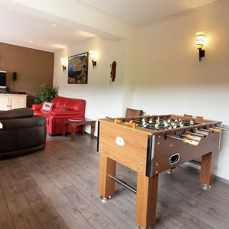 Spacious Holiday Home In Hirschrott Near Lake 別荘 ジンメラート